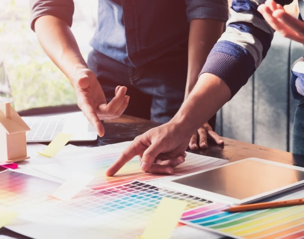 Khi Khách Hàng Tham Gia Vào Quá Trình Thiết Kế: Lợi Hay Hại?